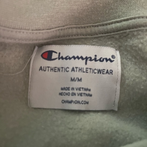 Champion camo crew neck size medium - Picture 3 of 4